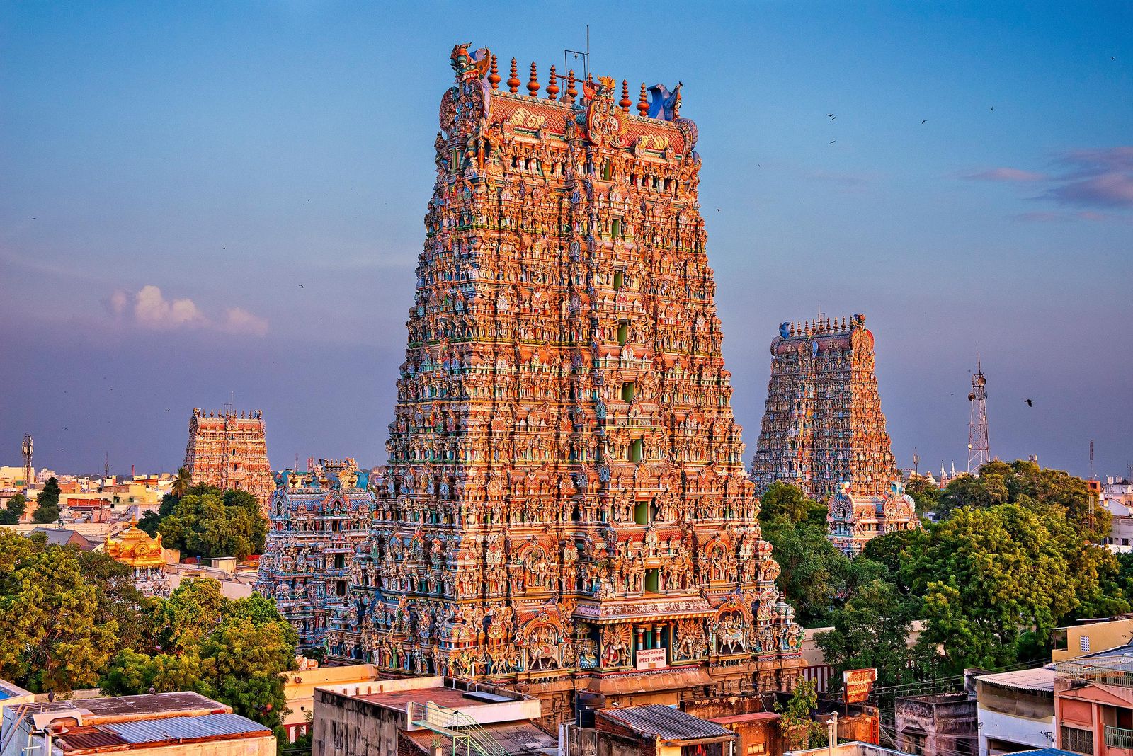 Meenakshi Amman Temple: A Marvel Of South Indian Architecture And ...